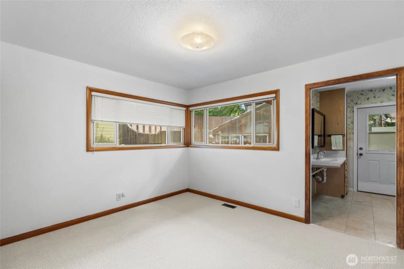Property photo for 344 Se O'leary Street, Oak Harbor photo 28