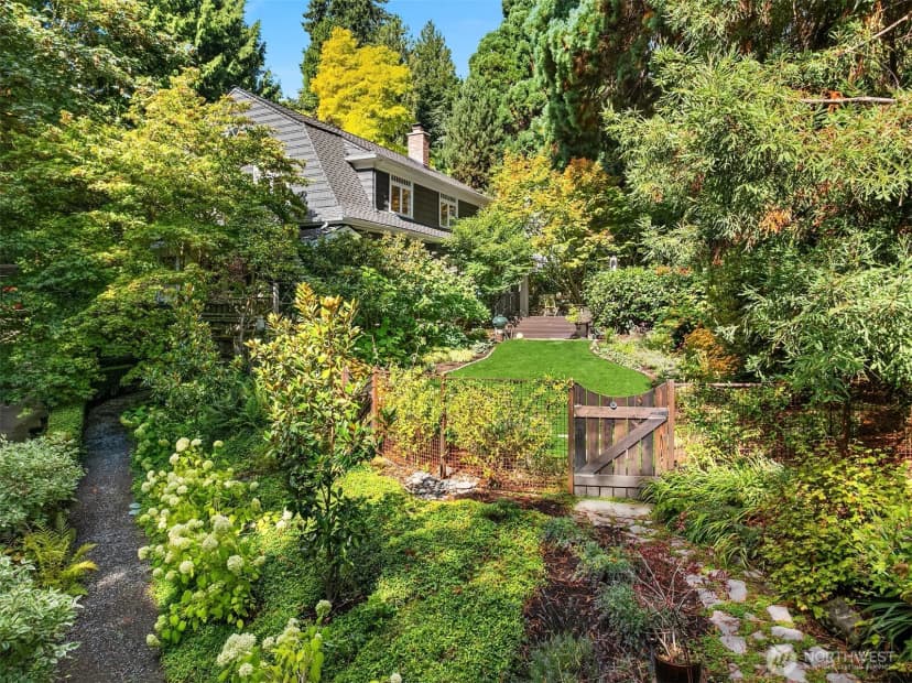 Property photo for 3816 E Spring Street, Seattle photo 2