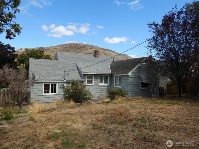 Property photo for 308 Stevens Avenue, Coulee Dam photo 4