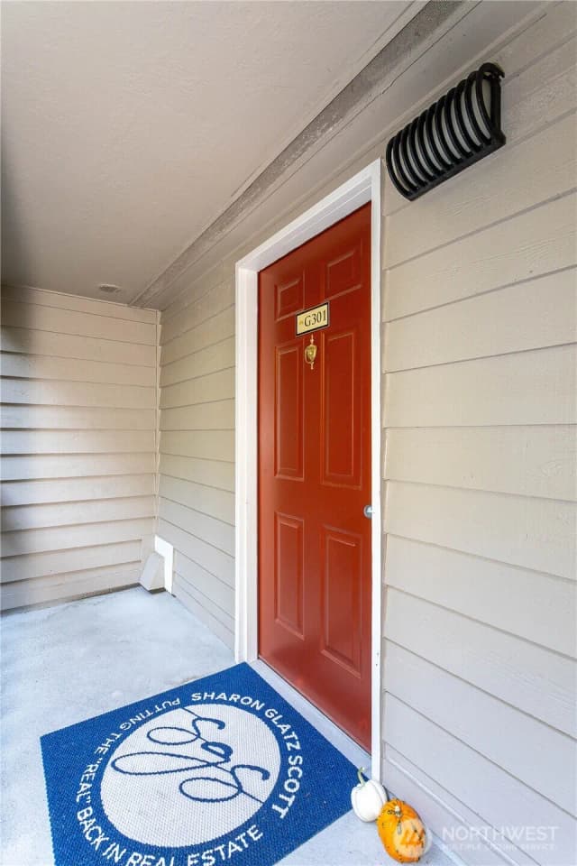 Property photo for 15246 Se 43rd Court #g301, Bellevue photo 3
