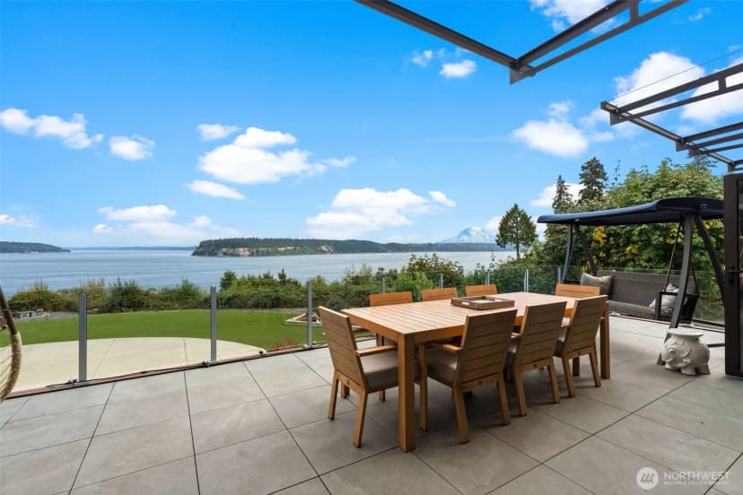 Property photo for 6729 Cascade Avenue, Gig Harbor photo 2