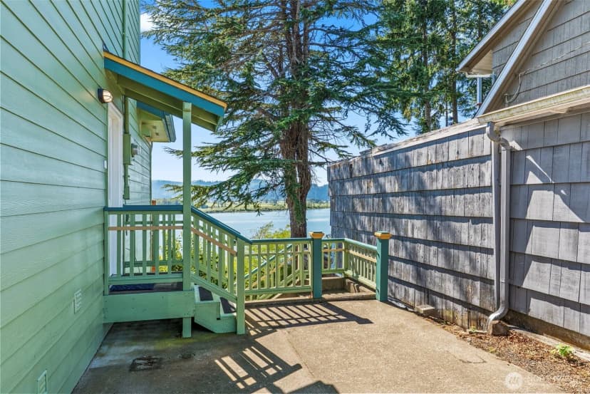 Property photo for 330 Columbia Street, Cathlamet photo 28