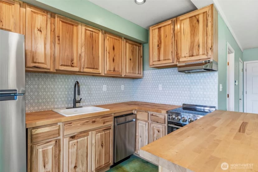 Property photo for 330 Columbia Street, Cathlamet photo 33
