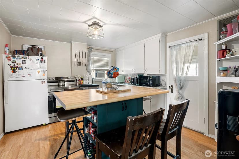 Property photo for 227 S Cedar Street, Buckley photo 11