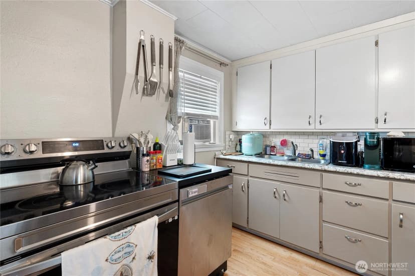 Property photo for 227 S Cedar Street, Buckley photo 13