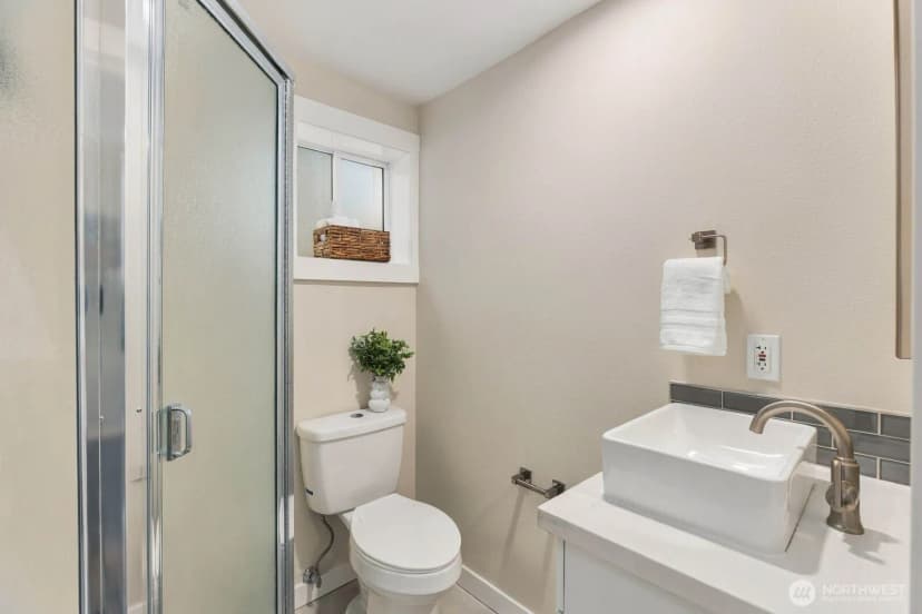 Property photo for 14945 22nd Avenue Sw, Burien photo 26