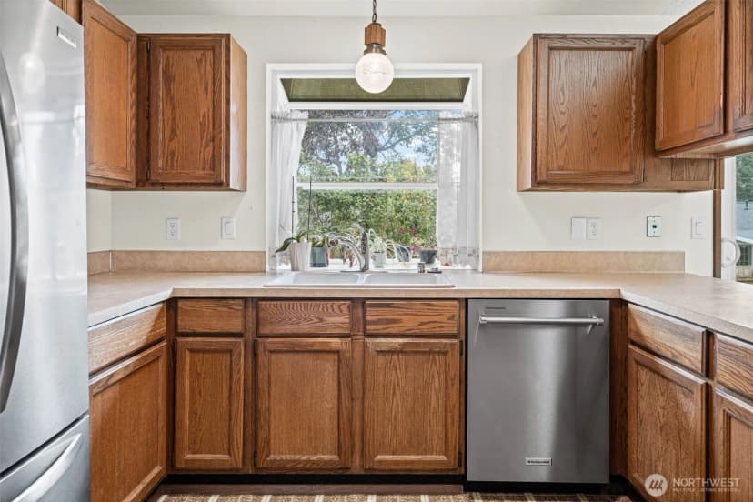 Property photo for 9817 61st Street Ct W, University Place photo 18