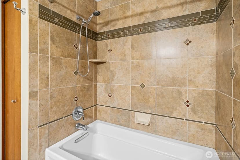 Property photo for 9817 61st Street Ct W, University Place photo 34