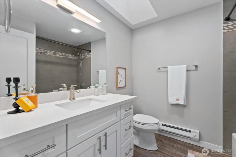 Property photo for 12728 Ne 132nd Place, Kirkland photo 16
