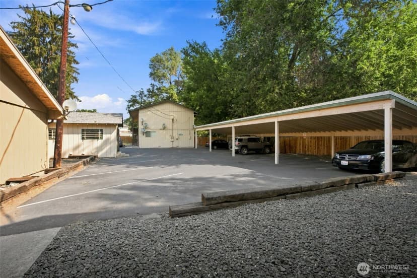 Property photo for 1403 S 18th Avenue, Yakima photo 19