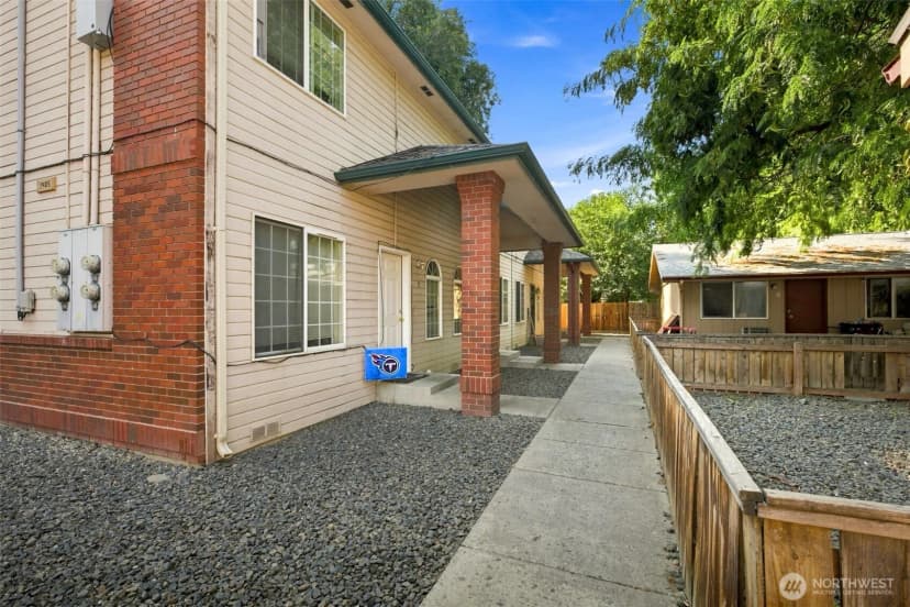 Property photo for 1403 S 18th Avenue, Yakima photo 11