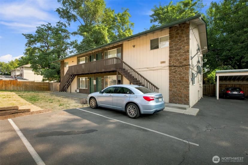 Property photo for 1403 S 18th Avenue, Yakima photo 15