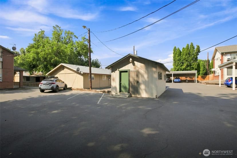 Property photo for 1403 S 18th Avenue, Yakima photo 18