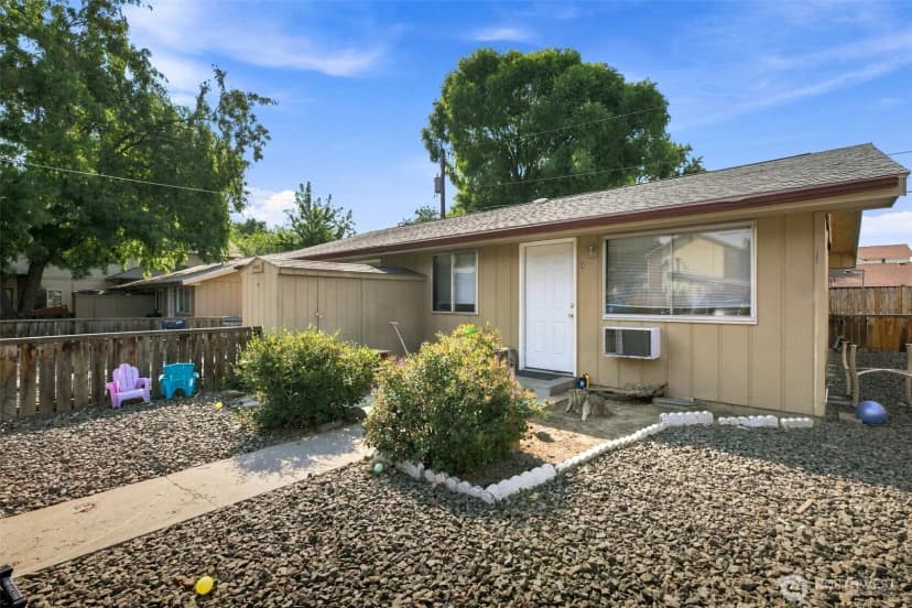 Property photo for 1403 S 18th Avenue, Yakima photo 14