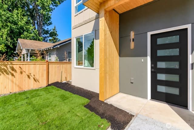 Property photo for 1717 S 17th Street, Tacoma photo 2