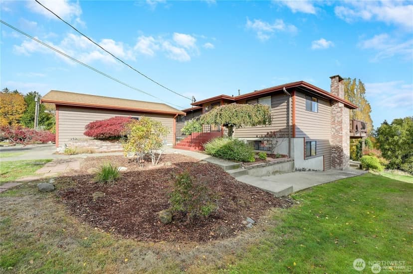 Property photo for 2601 2nd Avenue E, Port Orchard photo 3