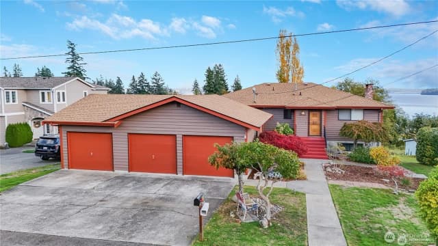 Property photo for 2601 2nd Avenue E, Port Orchard photo 2
