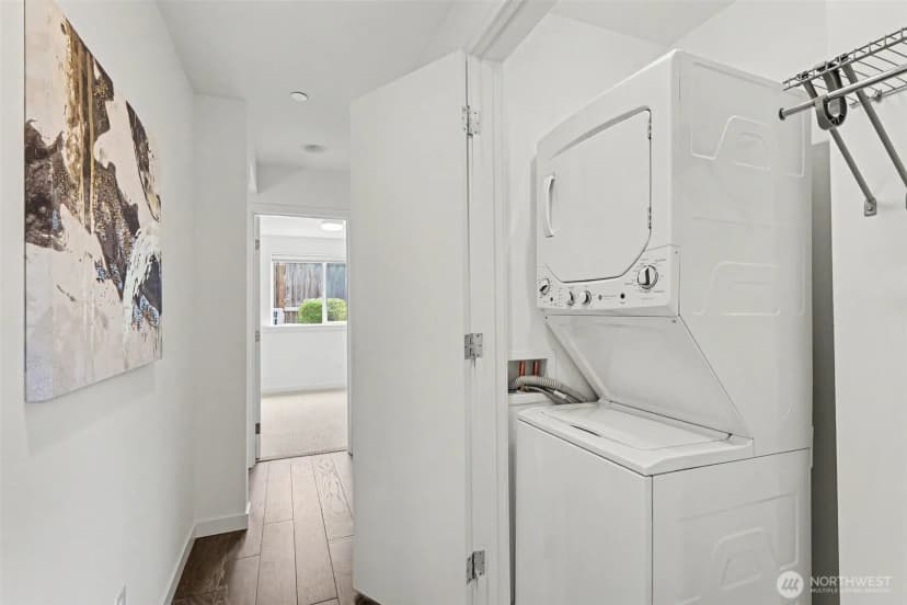 Property photo for 728 3rd Avenue N, Seattle photo 21