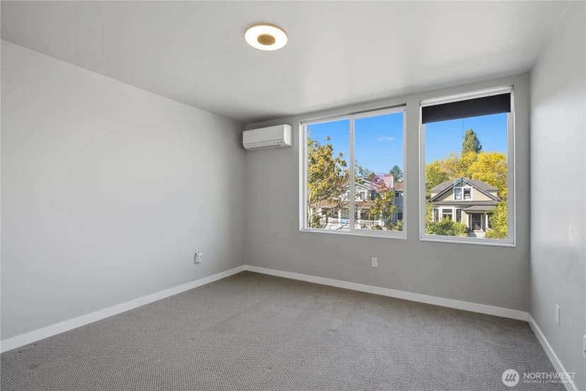 Property photo for 4608 Woodland Park Avenue N, Seattle photo 12