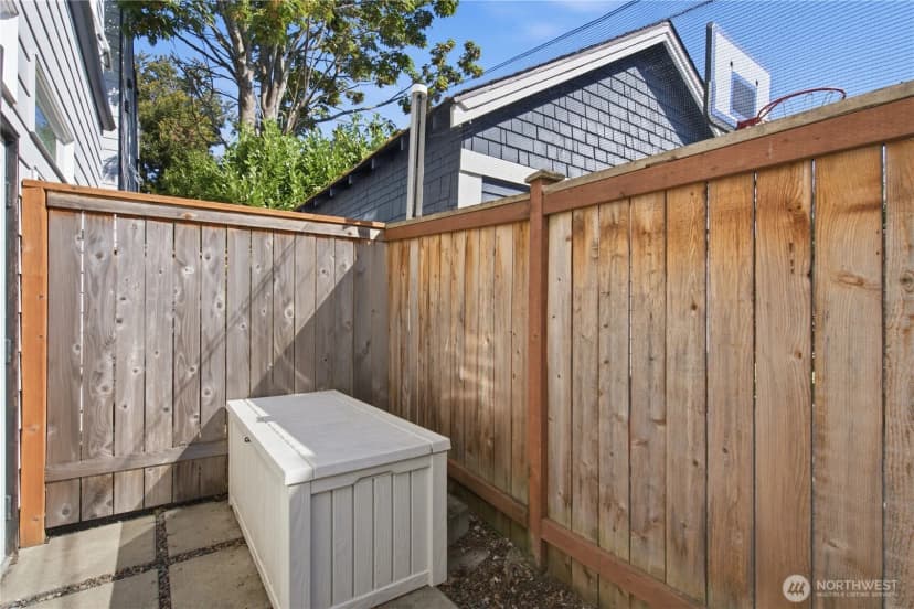 Property photo for 4608 Woodland Park Avenue N, Seattle photo 25