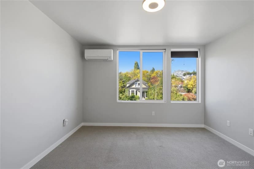 Property photo for 4608 Woodland Park Avenue N, Seattle photo 13