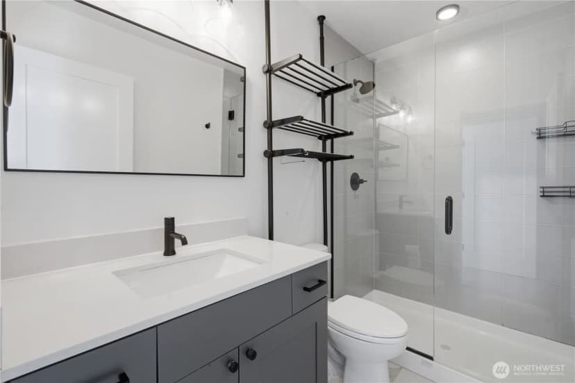 Property photo for 4608 Woodland Park Avenue N, Seattle photo 17