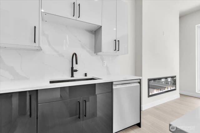Property photo for 7005 Ne 182nd St #102, Kenmore photo 3