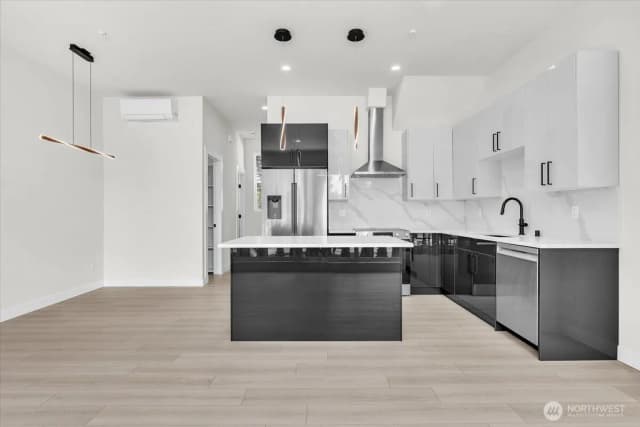 Property photo for 7005 Ne 182nd St #102, Kenmore photo 4