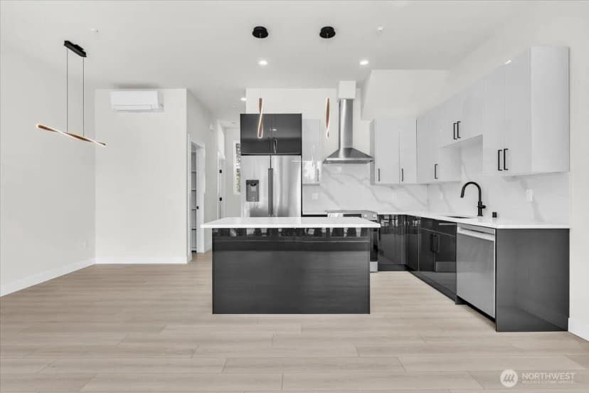Property photo for 7005 Ne 182nd St #102, Kenmore photo 4