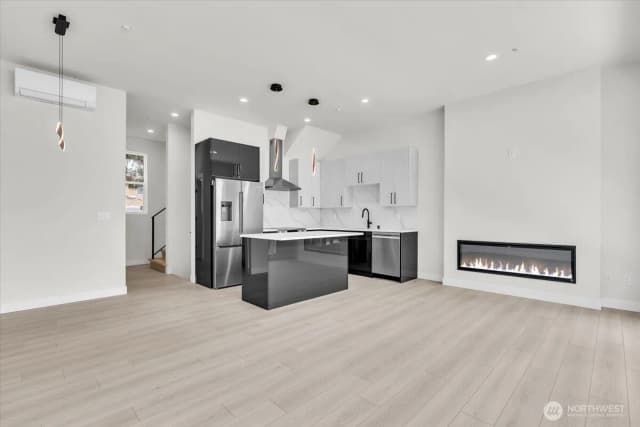 Property photo for 7005 Ne 182nd St #102, Kenmore photo 5