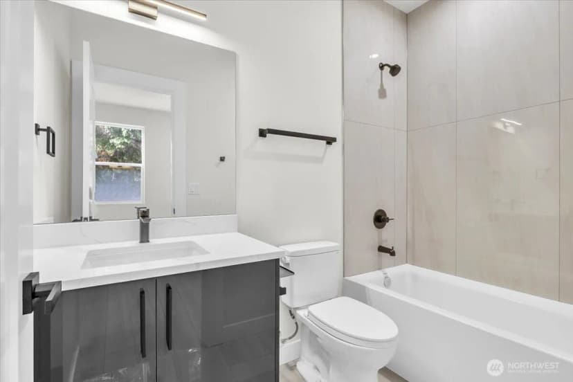 Property photo for 7005 Ne 182nd St #102, Kenmore photo 11