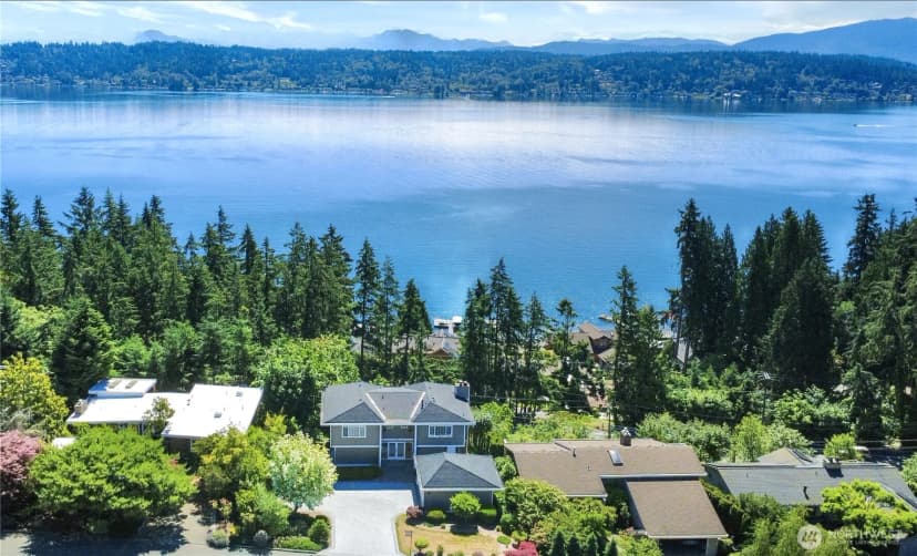 Property photo for 110 174th Place Ne, Bellevue photo 2