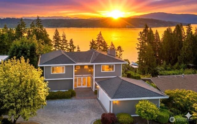 Property photo for 110 174th Place Ne, Bellevue