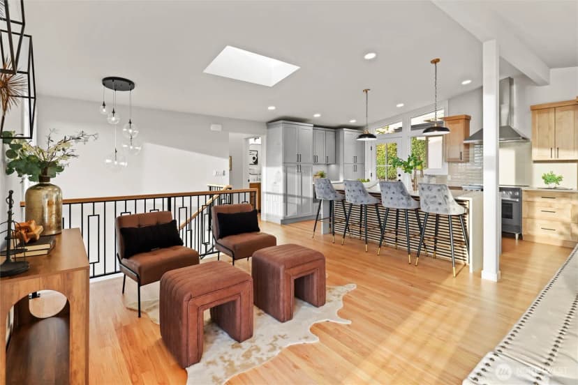 Property photo for 4360 Somerset Boulevard Se, Bellevue photo 15