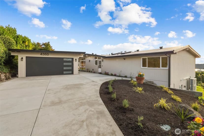 Property photo for 4360 Somerset Boulevard Se, Bellevue photo 11