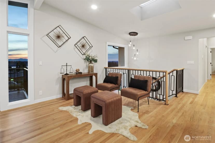 Property photo for 4360 Somerset Boulevard Se, Bellevue photo 15