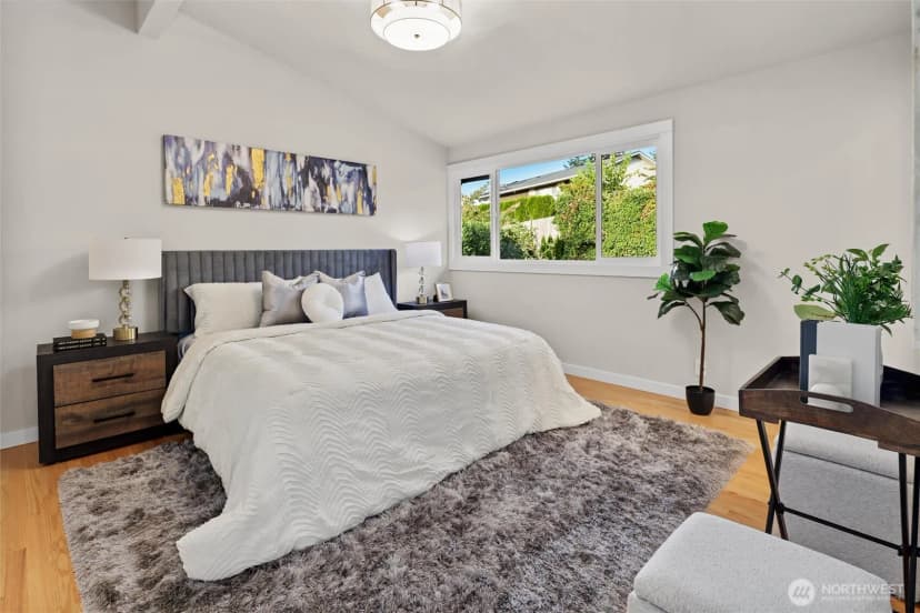 Property photo for 4360 Somerset Boulevard Se, Bellevue photo 16