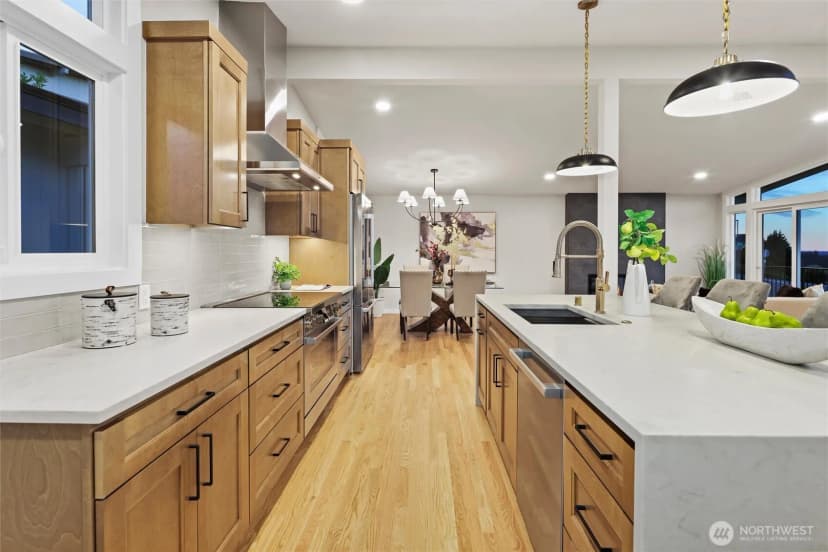 Property photo for 4360 Somerset Boulevard Se, Bellevue photo 11