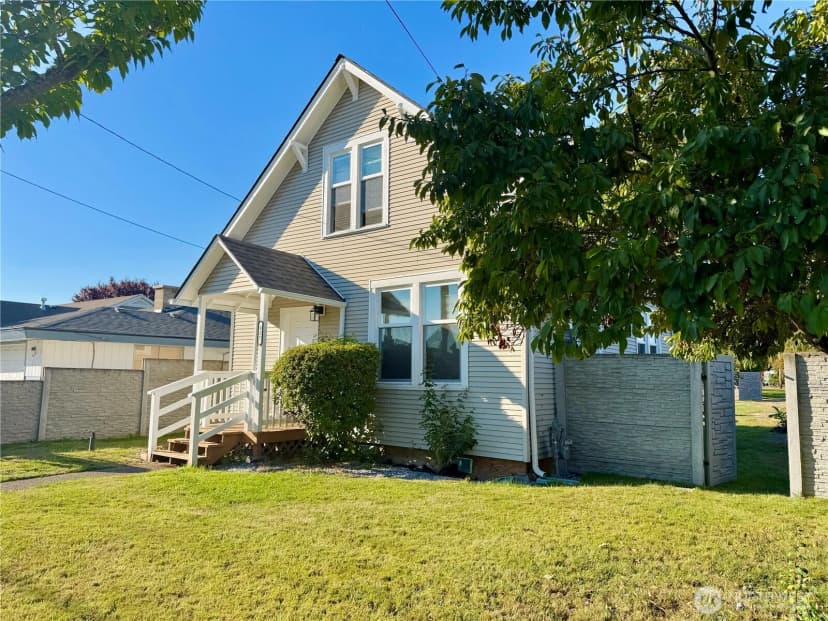 Property photo for 927 7th Avenue Sw, Puyallup photo 2