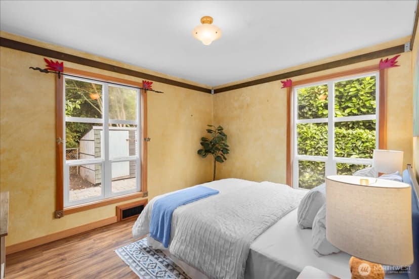 Property photo for 2804 Prosch Avenue W, Seattle photo 16