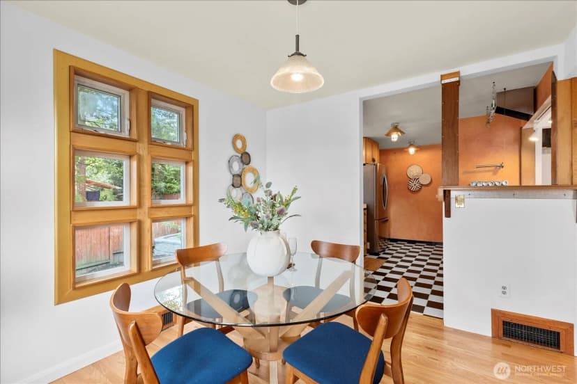 Property photo for 2804 Prosch Avenue W, Seattle photo 8