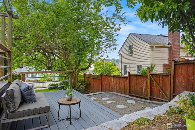 Property photo for 2804 Prosch Avenue W, Seattle photo 30