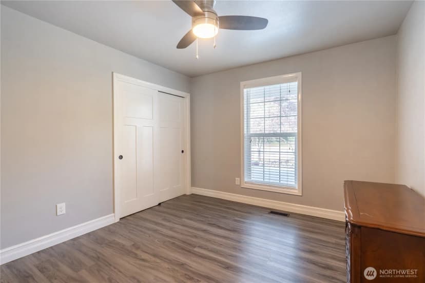 Property photo for 5512 331st Street S, Roy photo 17