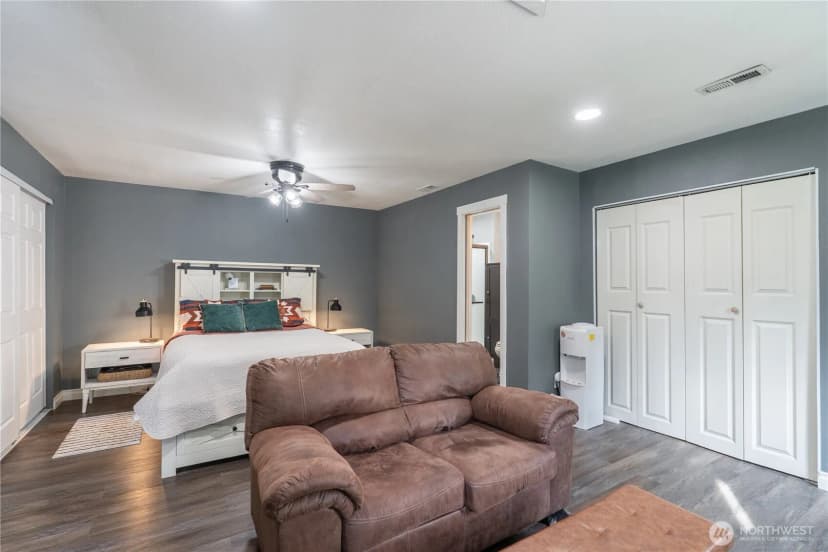 Property photo for 5512 331st Street S, Roy photo 23