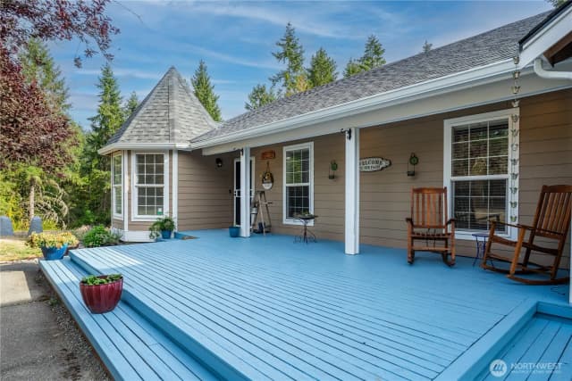 Property photo for 5512 331st Street S, Roy photo 2