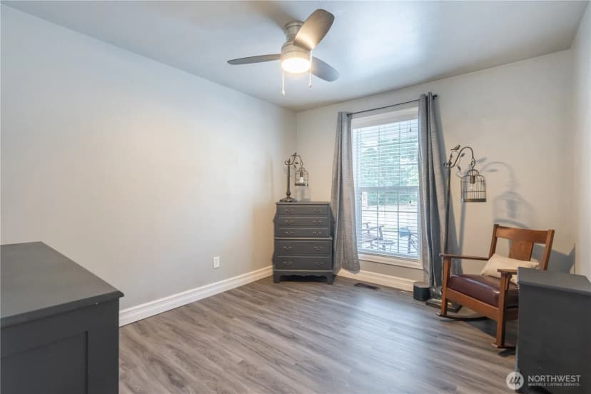 Property photo for 5512 331st Street S, Roy photo 19