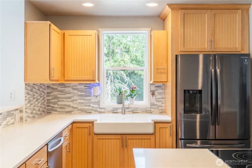 Property photo for 5512 331st Street S, Roy photo 8