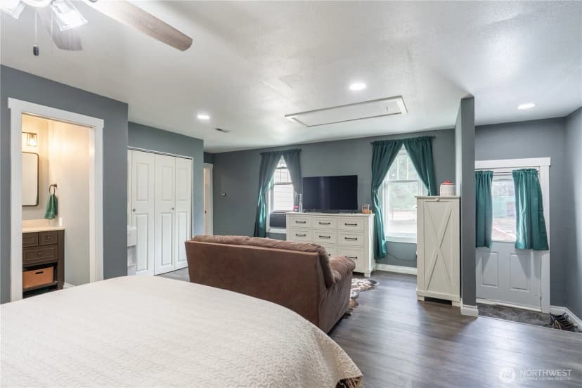Property photo for 5512 331st Street S, Roy photo 25