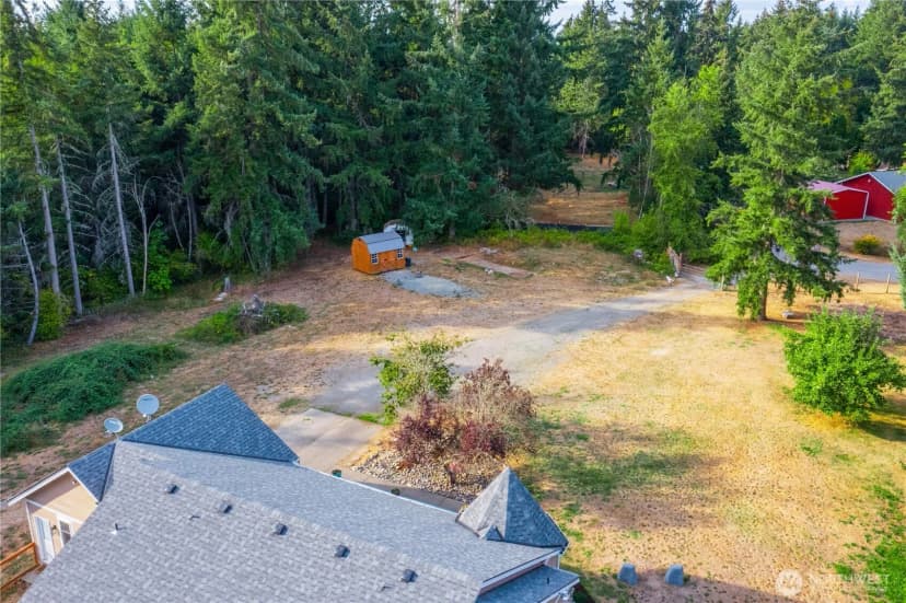 Property photo for 5512 331st Street S, Roy photo 30