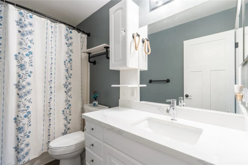 Property photo for 5512 331st Street S, Roy photo 18